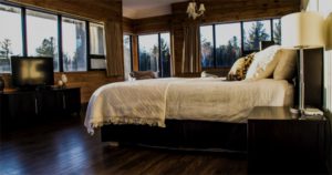 A guest room at one of the top Haliburton resorts.